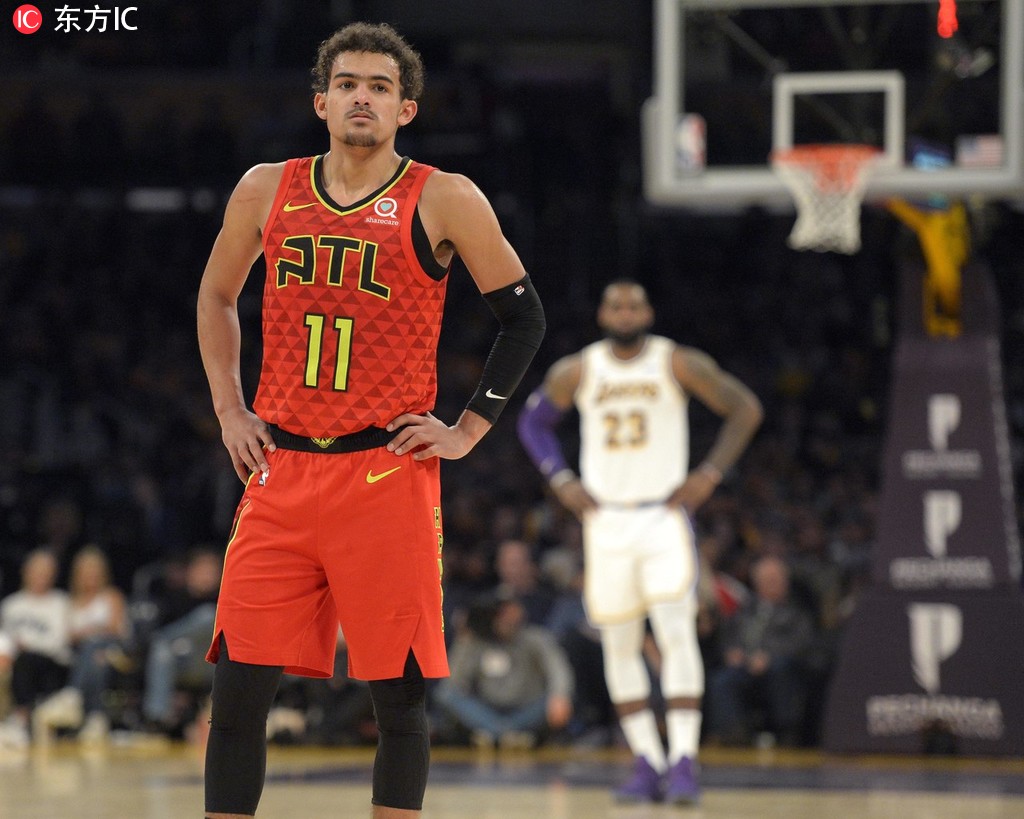 借掩护接球 借掩护接球