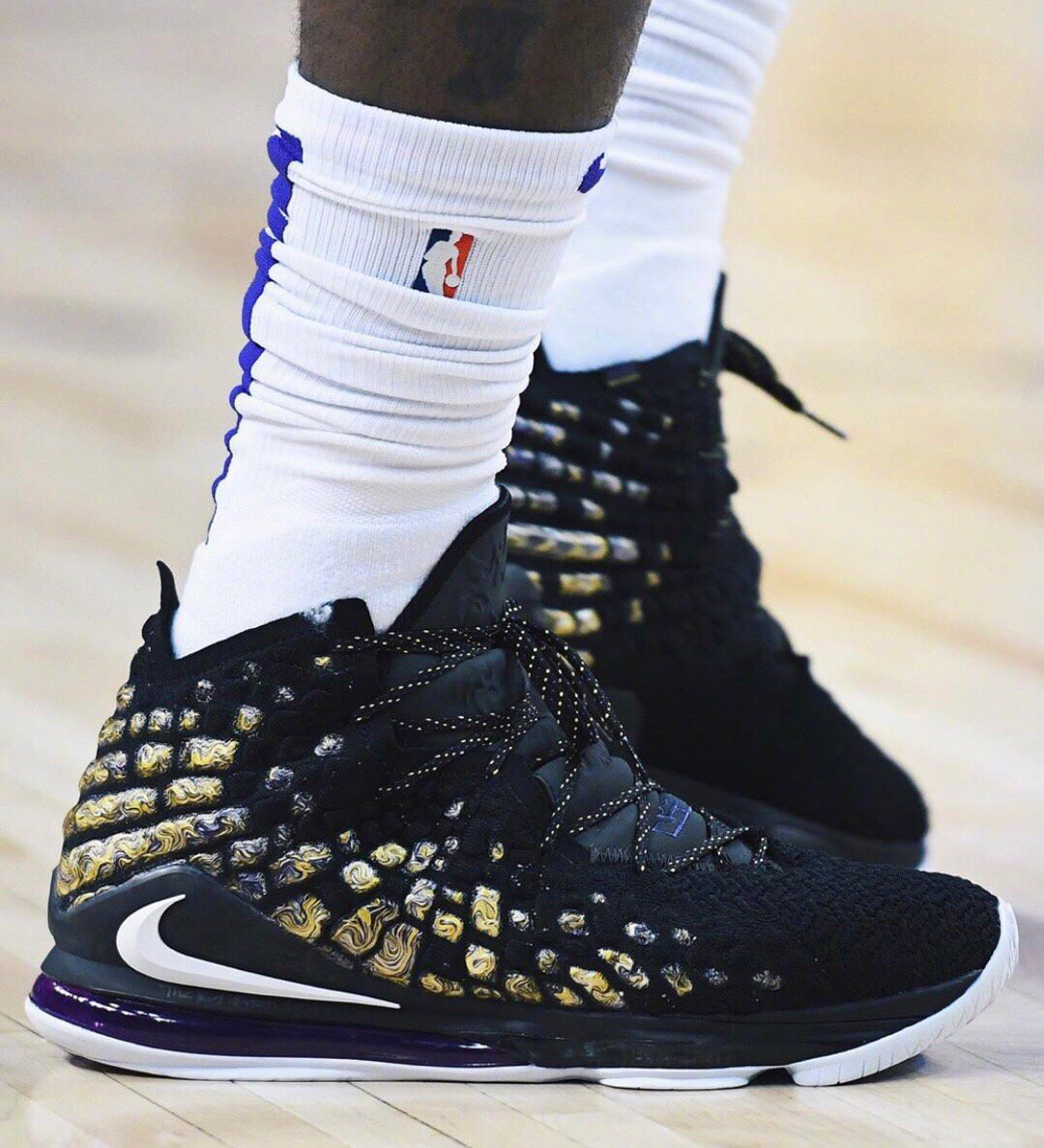 含至少1枚 含至少1枚